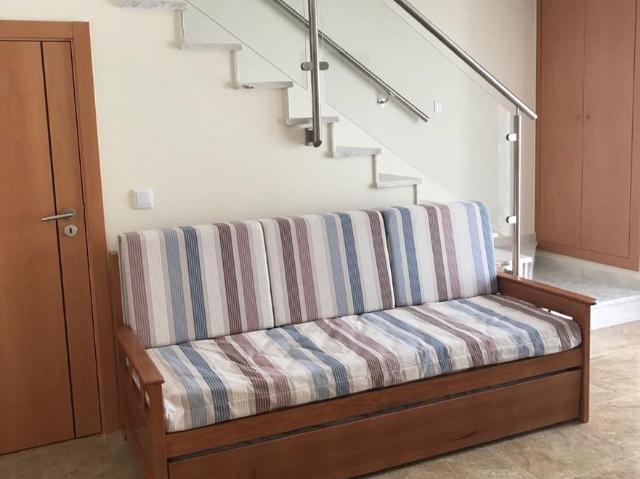 Apartamento T2 Duplex no centro de Monte Gordo para arrendamento de Outubro a Maio com Wi Fi