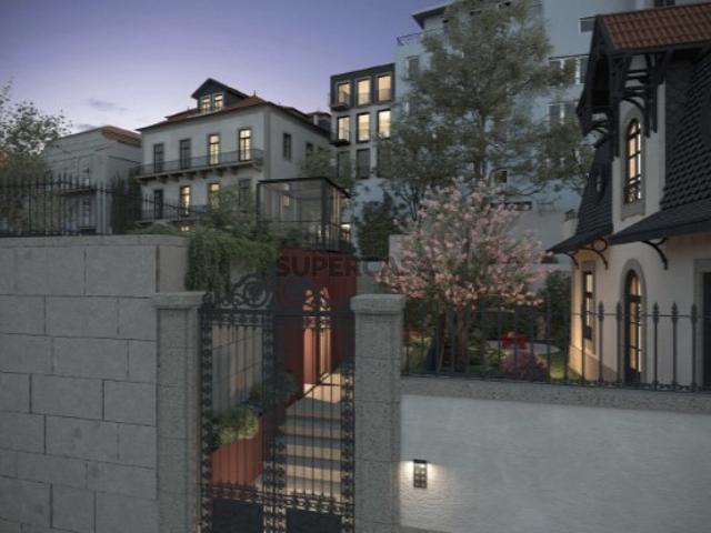 Apartamento T2 Duplex na Baixa do Porto com garagem