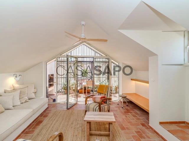 Apartamento T2 Duplex para alugar em Almada