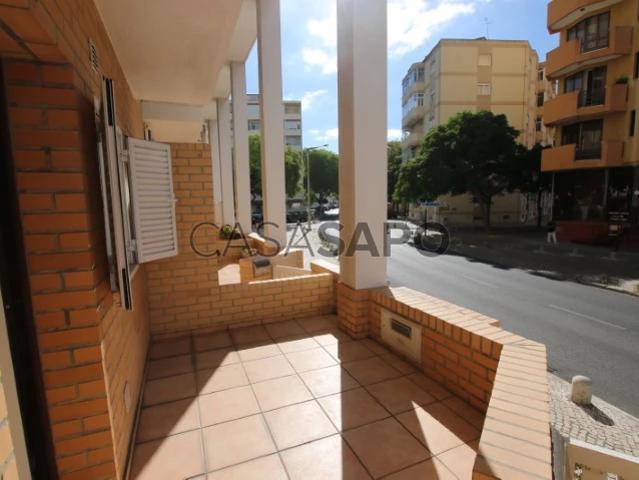 Apartamento T2 Duplex para alugar em Almada