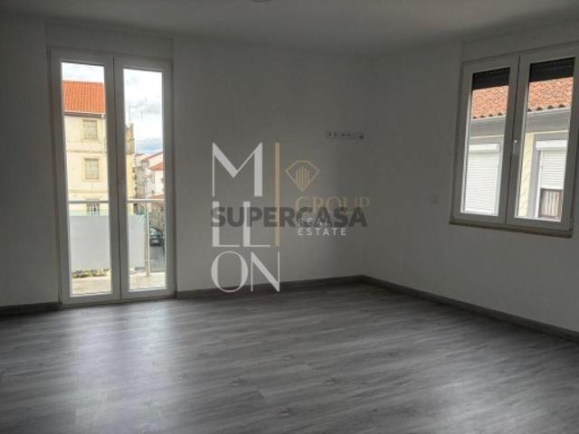 Apartamento T2 Duplex totalmente reconstruído no centro histórico da vila do Tortosendo