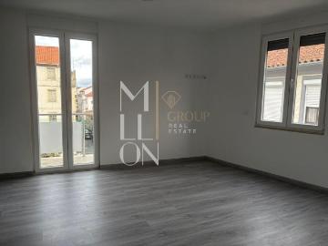 Apartamento T2 Duplex totalmente reconstruído no centro histórico da vila do Tortosendo