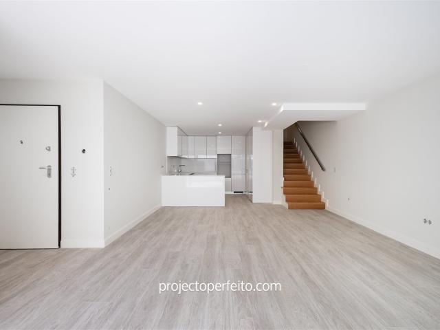 Apartamento T2 Duplex Venda em Espinho,Espinho 145m² Espinho