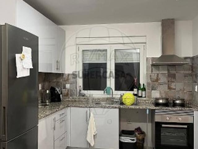 Apartamento T2 em Teixoso e Sarzedo