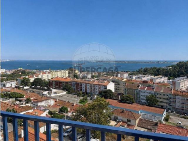 Apartamento T2 em União das Freguesias de Setúbal