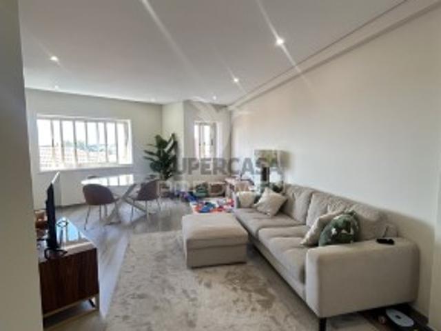 Apartamento T2 em Valadares