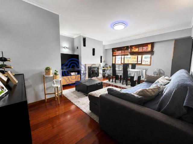 Apartamento T2 em Valongo | Suíte | Varanda | Garagem
