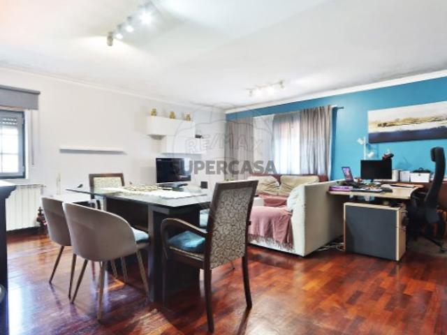 Apartamento T2 em Venda do Pinheiro e Santo Estêvão das Galés