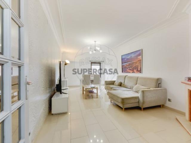 Apartamento T2 em Vialonga