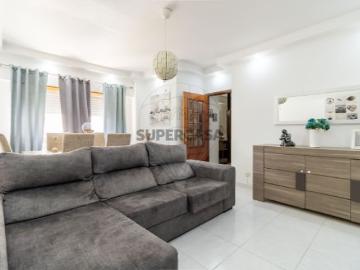Apartamento T2 em Vialonga