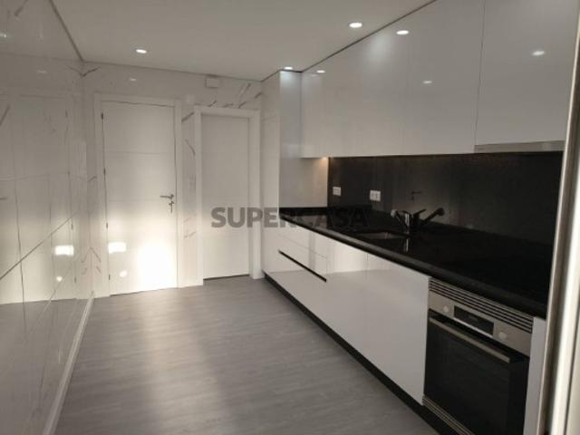 Apartamento T2 em Vila Chã, Codal e Vila Cova de Perrinho