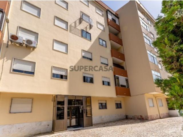 Apartamento T2 em Vila Franca de Xira com Varanda e Ar Condicionado
