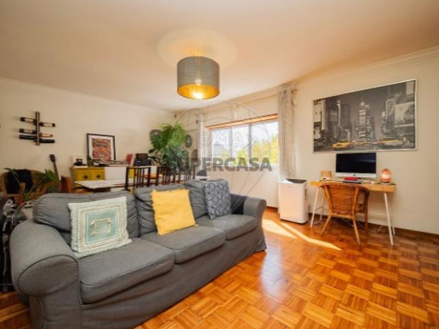 Apartamento T2 em Agualva e Mira Sintra