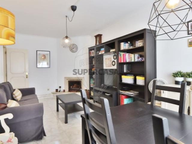 Apartamento T2 em Agualva e Mira Sintra