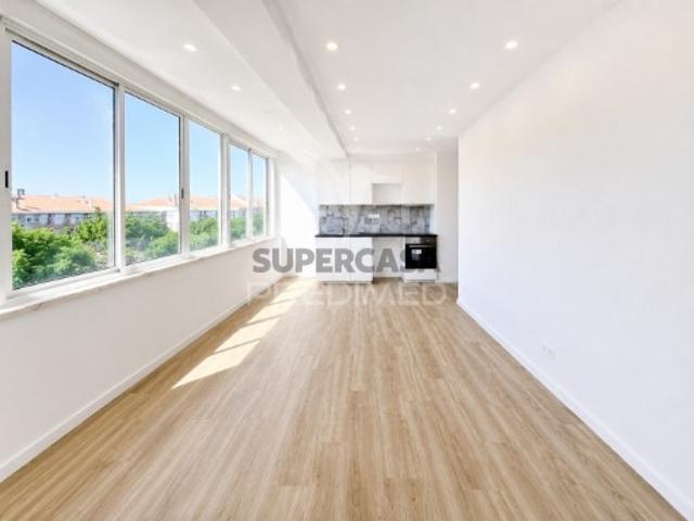 Apartamento T2 em Águas Livres