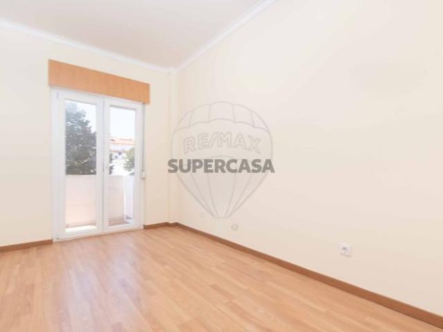 Apartamento T2 em Águas Livres