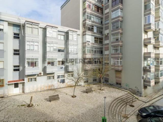 Apartamento T2 em Almada, Cova da Piedade, Pragal e Cacilhas