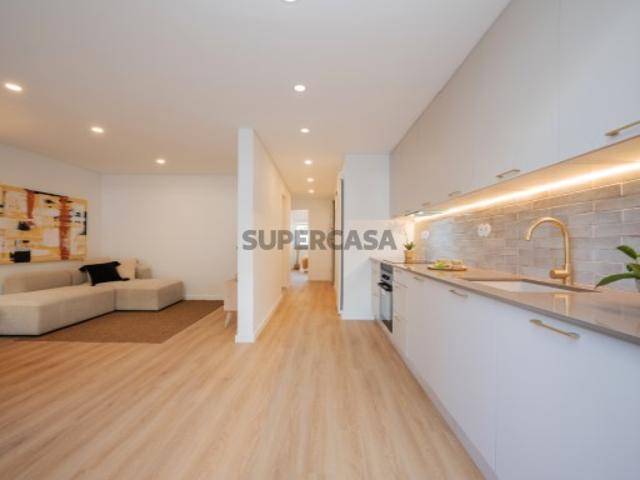 Apartamento T2 em Almada, Cova da Piedade, Pragal e Cacilhas