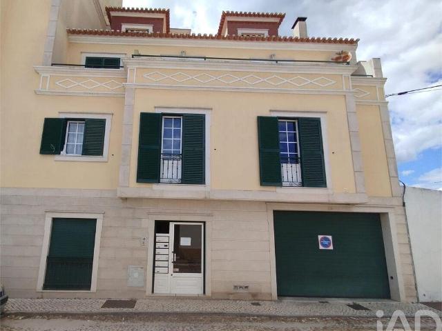 Apartamento T2 em Almeirim de 163,00 m²