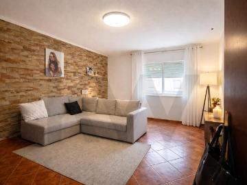 Apartamento T2 em Alcoitão – Luminoso, Funcional e com Excelente Localização