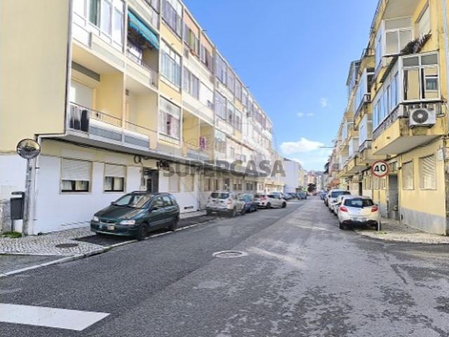 Apartamento T2 em Algueirão Mem Martins