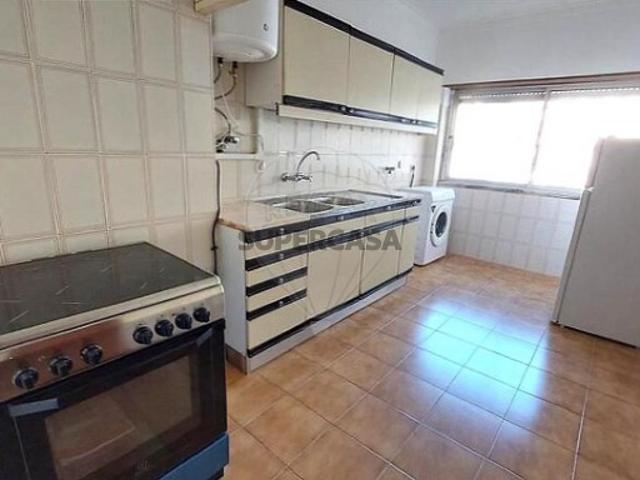 Apartamento T2 em Algueirão Mem Martins