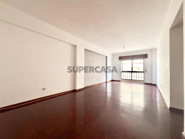 Apartamento T2 em Algueirão Mem Martins