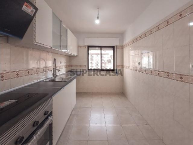 Apartamento T2 em Algueirão Mem Martins