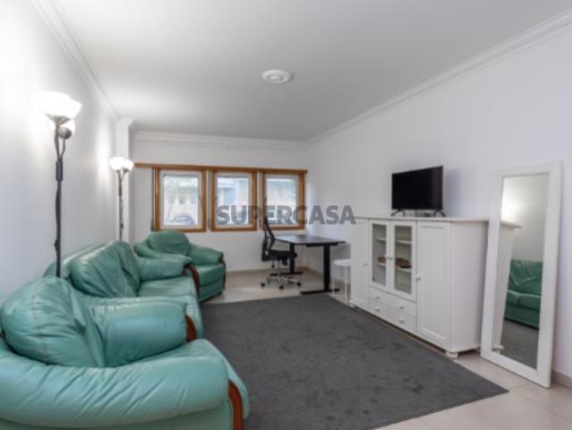 Apartamento T2 em Algueirão Mem Martins