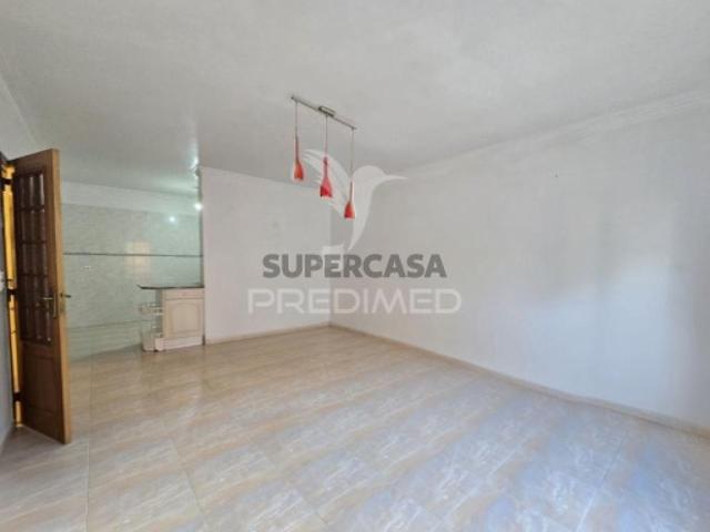 Apartamento T2 em Algueirão Mem Martins