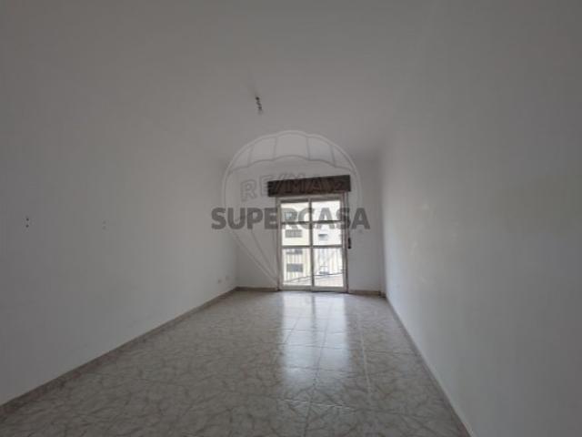 Apartamento T2 em Algueirão Mem Martins