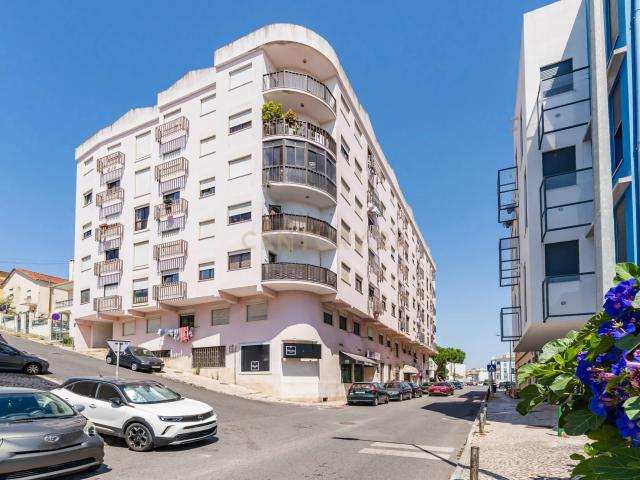 Apartamento T2 em Algueirão Mem Martins com EXCELENTE LOCALIZAÇÃO