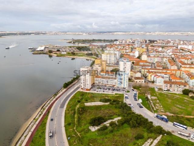 Apartamento T2 em Alto do Seixalinho, Santo André e Verderena