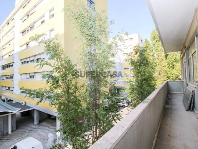 Apartamento T2 em Alvalade