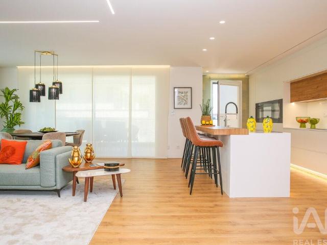 Apartamento T2 em Alverca do Ribatejo e Sobralinho de 152,00 m²