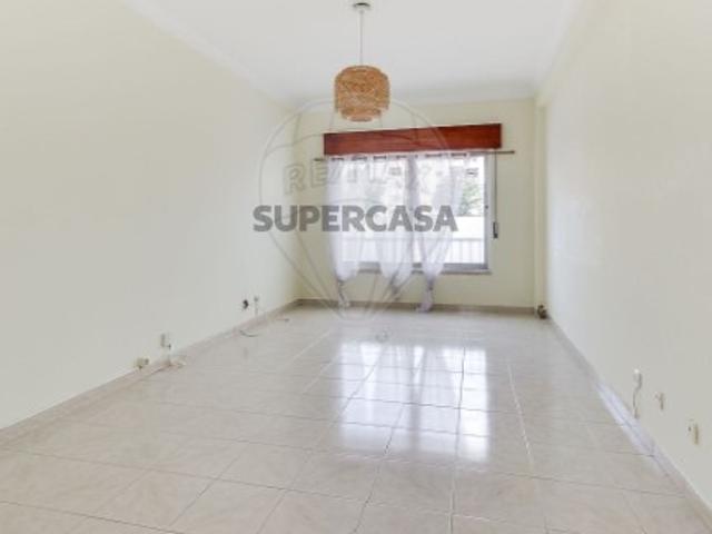 Apartamento T2 em Amora
