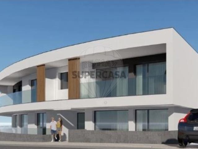 Apartamento T2 em Atouguia da Baleia