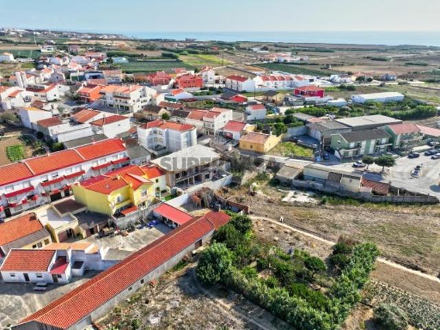 Apartamento T2 em Atouguia da Baleia