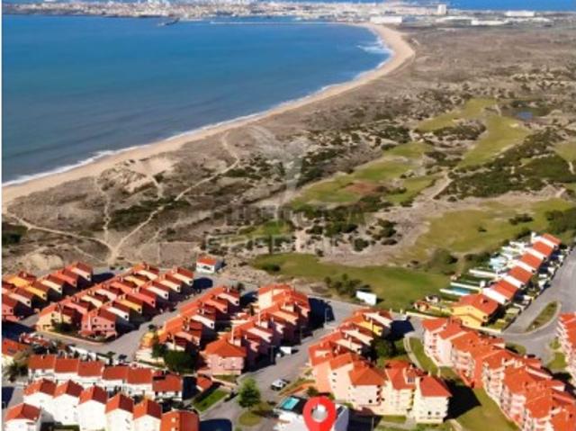 Apartamento T2 em Atouguia da Baleia