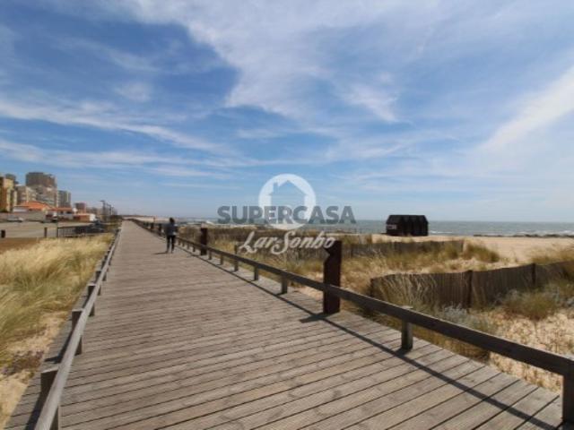 Apartamento T2 em Aver o Mar