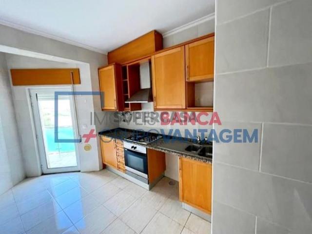 Apartamento T2 em Azambuja