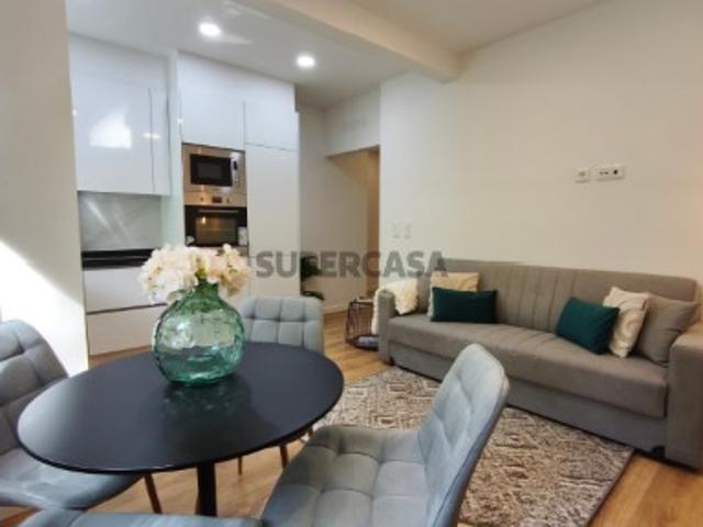 Apartamento T2 em Benfica Totalmente Recuperado
