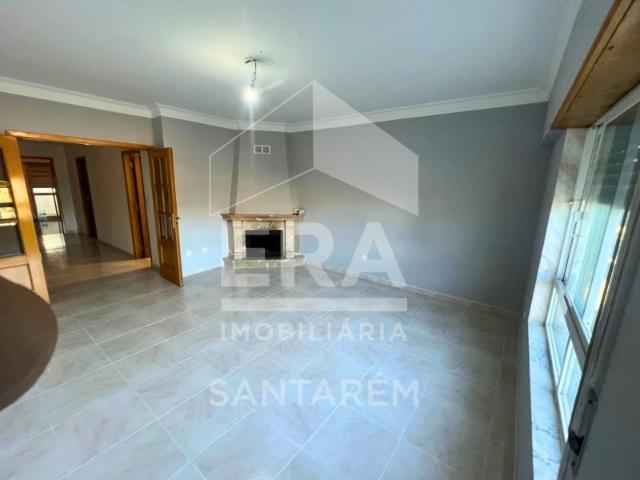 Apartamento T2 em Belas