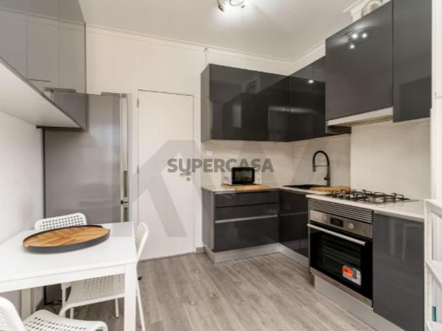 Apartamento T2 em Bom Estado e Muito Luminoso Póvoa de Santo Adrião