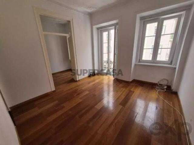 Apartamento T2 em Campo de Ourique