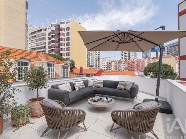 Apartamento T2 em Campolide 128m² Lisboa