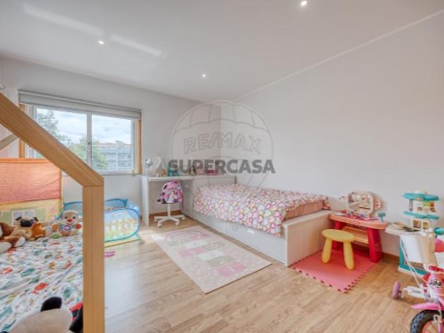 Apartamento T2 em Canelas