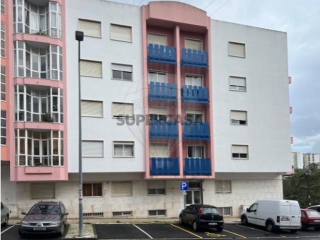 Apartamento T2 em Cacém e São Marcos