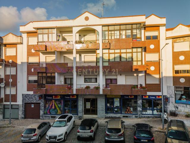 Apartamento T2 em Caldas, junto ao Parque D. Carlos e Centro Comercial La Vie