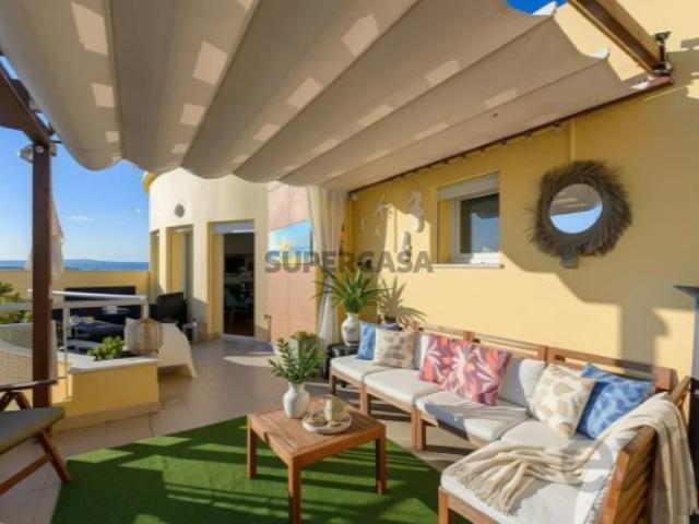 Apartamento T2 em Carcavelos e Parede